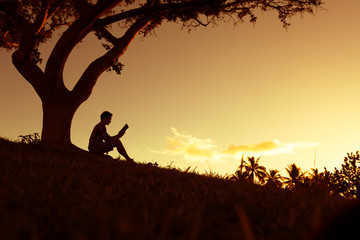 北京西站到信阳的临时火车L639 经过哪些地方？